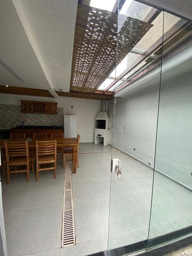 Casa Com 3 Suites A 500m Da Em Сasa de vacaciones Ilhabela
